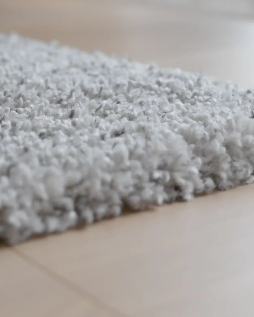grey-carpet-on-the-floor-at-home-2026-01-09-07-56-51-utc